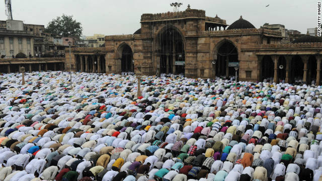 111207121952-indian-muslims-offer-eid-al-fitr-prayers-at-the-600-year-old-shahi-jama-masjid-in-ahmedabad-on-august-31-2011-story-top