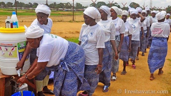 Liberian-women-in-line6