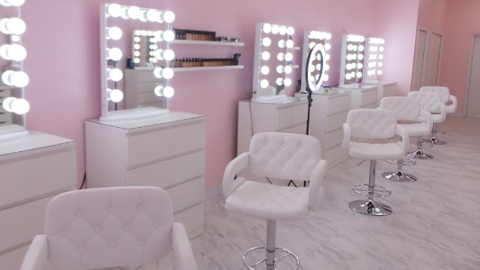As August marks National Black Business Month, the Dolly Monroe Beauty Academy (DMBA)