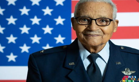 Charles McGeeone of last Tuskegee Airmen dies.