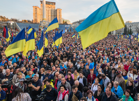 75 percent of Ukrainians want Ukraine to become a “fully functioning democracy.”