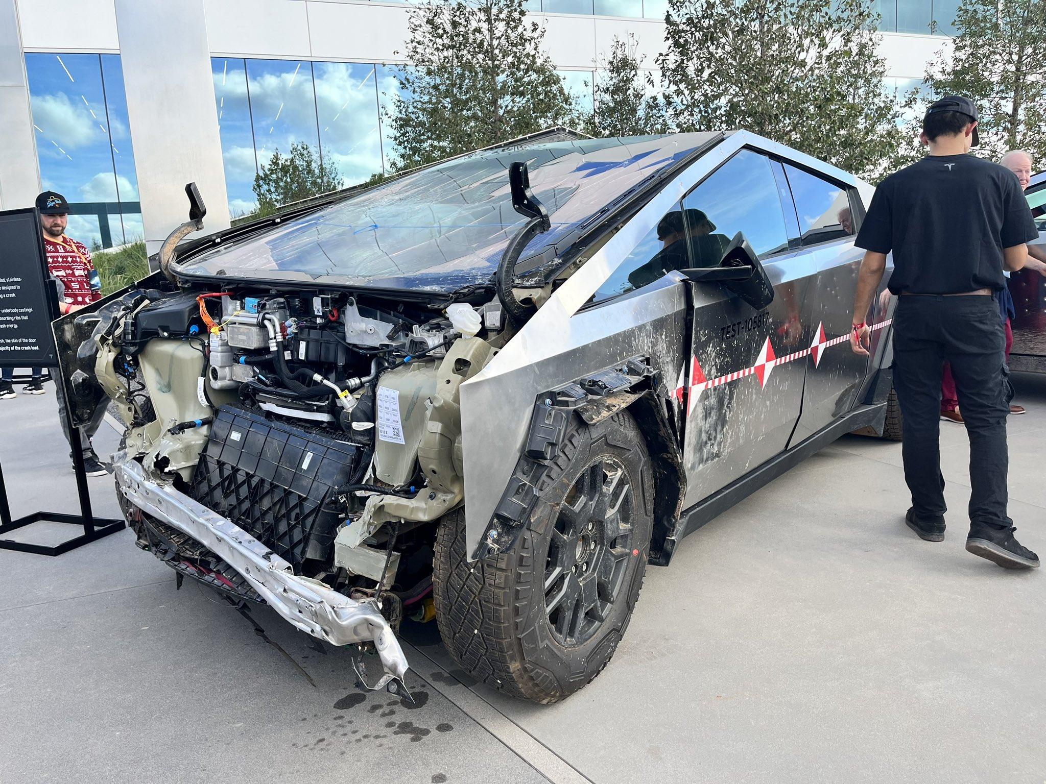 Tesla Cybertruck crash