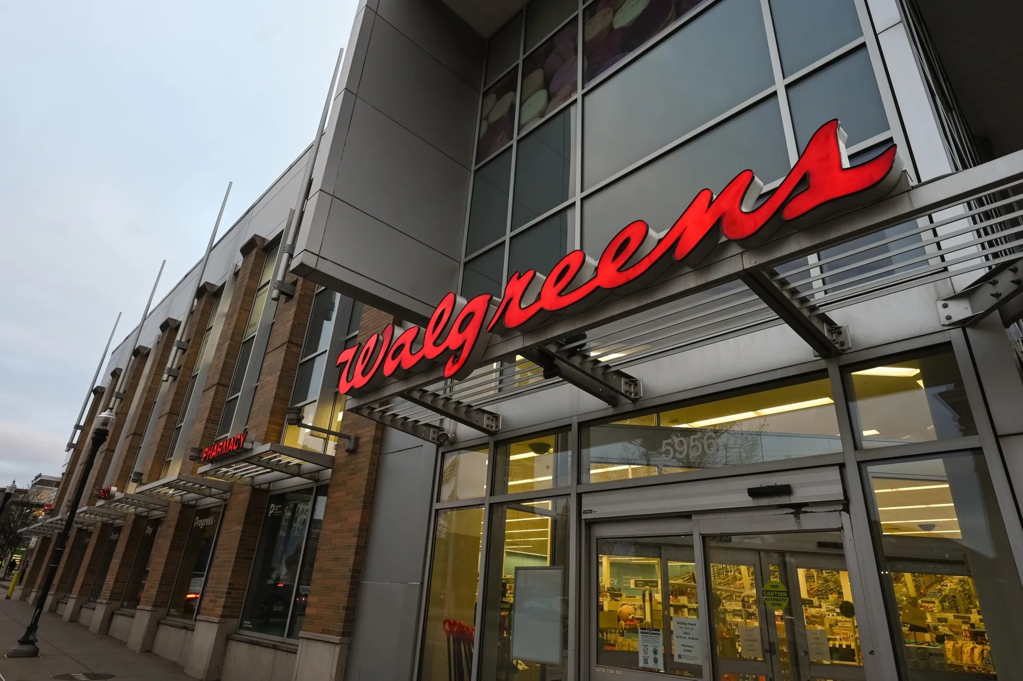 Walgreens Stock Jumps 20%: America’s Second Largest Pharmacy Chain